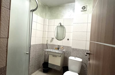 Alquiler de un amplio apartamento de 3 habitaciones, 72 m², Bucarest, Rumanía